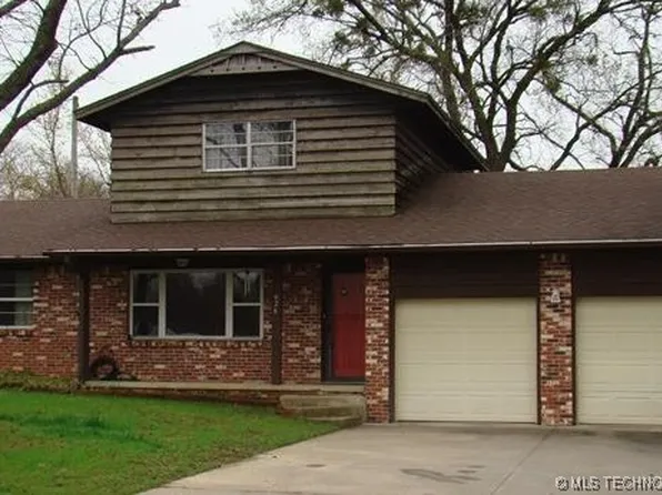 426 E 6th St, Dewey, OK 74029