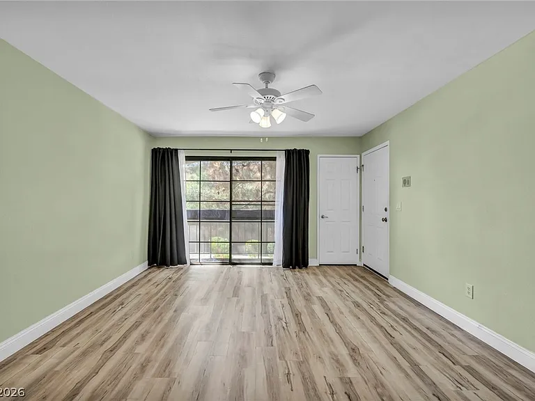 5118 S Jones Blvd #206 — Photo 6