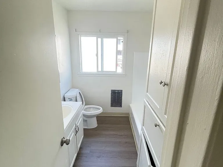 4265-4271 Coldwater Canyon Ave — Photo 7