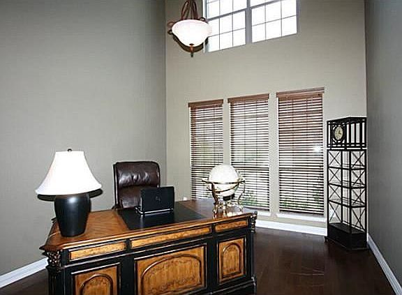 4th image of 600 Carnaby Ct