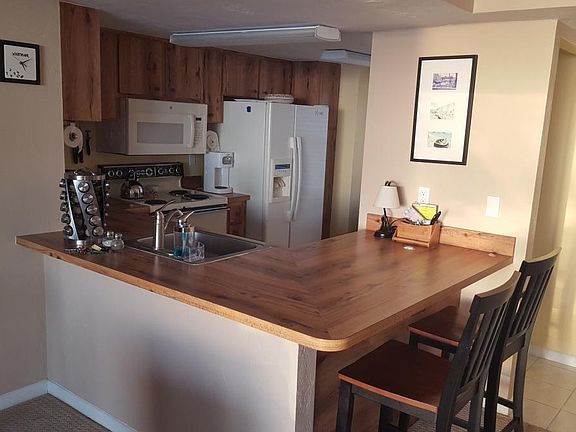 3rd image of 26300 Hickory Blvd Ph 3