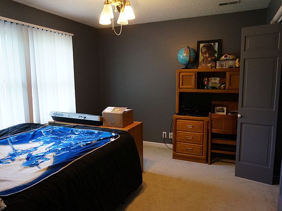 3rd image of 5433 Kenwood Cir