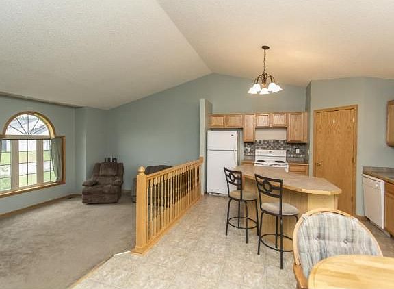 3rd image of 329 Evergreen Dr