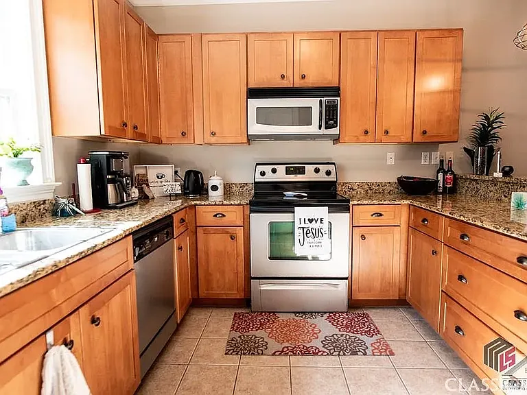 350 Wood Lake Dr #33 — Photo 7