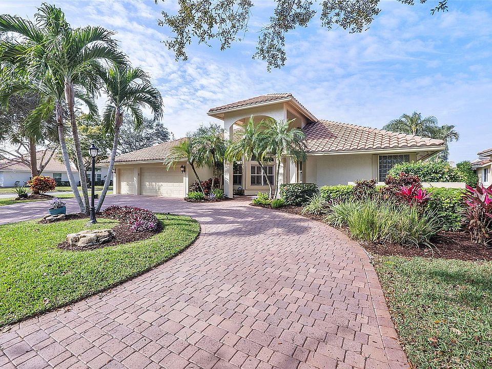 1st image of 5915 NW 96th Drive