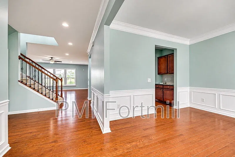 5 bed, 3.5 bath, 3250 sqft, $3,300 — Photo 4