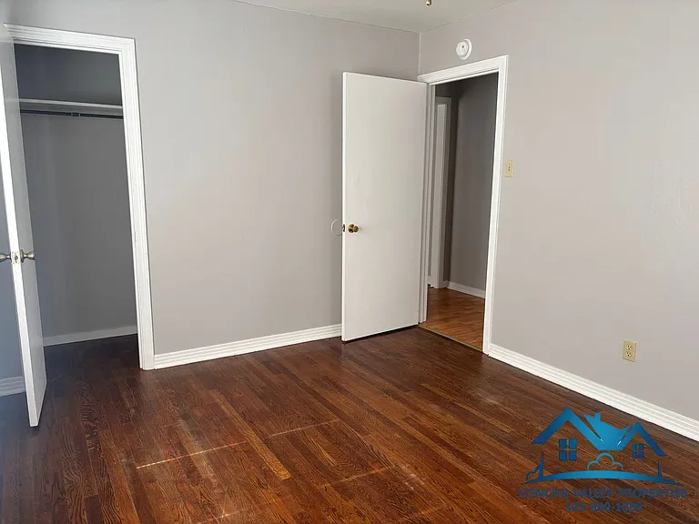 2406 Raney St — Photo 6