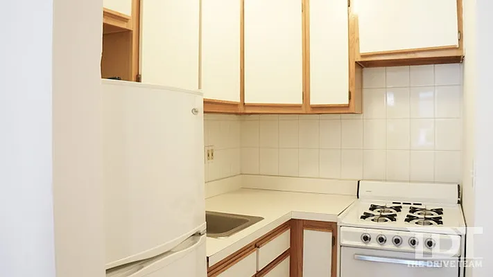 Rented by J Misrahi Realty Corp | media 6