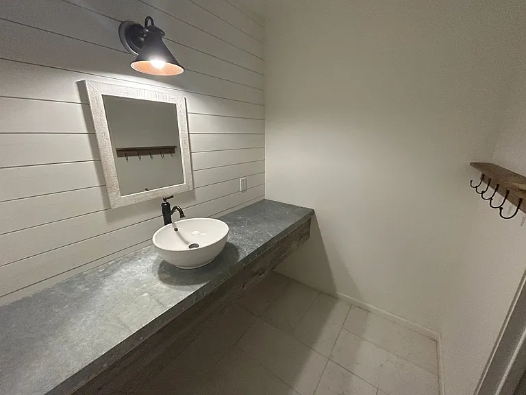 552 Lawson Ln — Photo 20