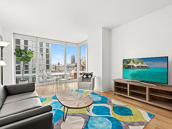 3rd image of 247 W 46th St APT 701