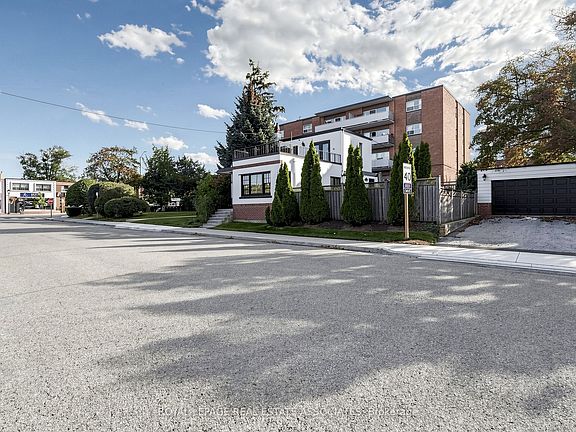 4th image of 298 Lakeshore Rd E