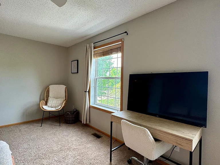 12215 Urbank St NE #G — Photo 10