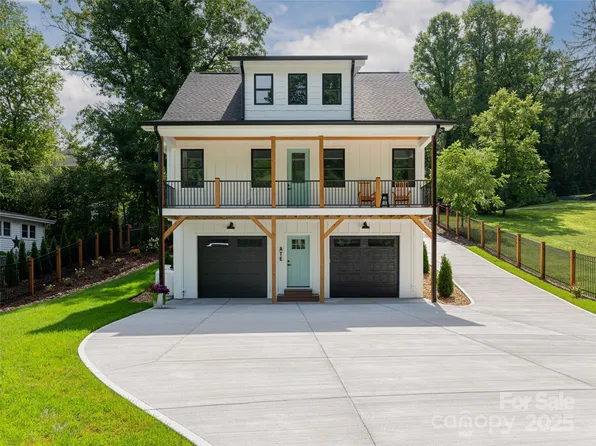 8 Craven Hill Cir, Black Mountain, NC 28711