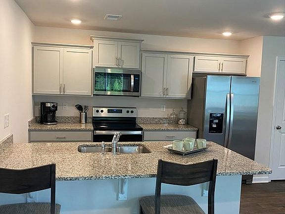 3rd image of 402 Oakmont Valley Trl #18