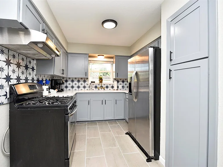 6330 Mobud Dr — Photo 10