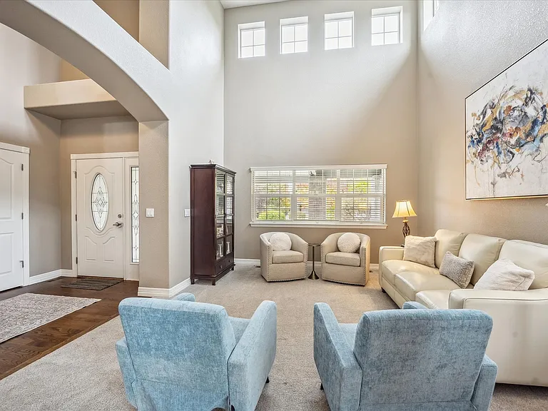 5984 W Hoover Ave — Photo 5