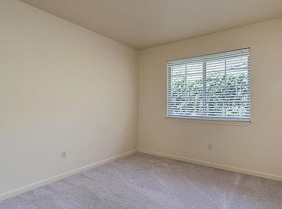 4th image of 7945 Abernathy Ln