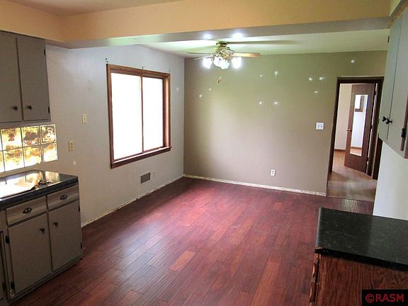 4th image of 236 E 12th St