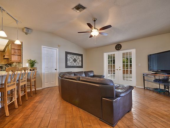 5th image of 1902 Glen Lakes Cir N