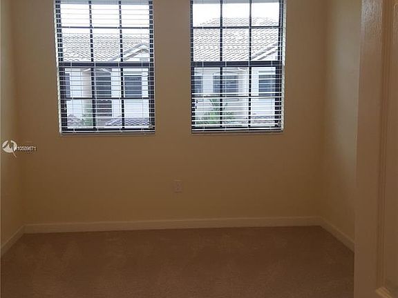 4th image of 5912 NW 56th Pl