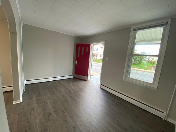 4th image of 808 Lincoln Ave