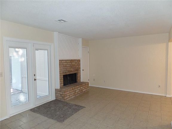 5th image of 8143 NW 23rd St