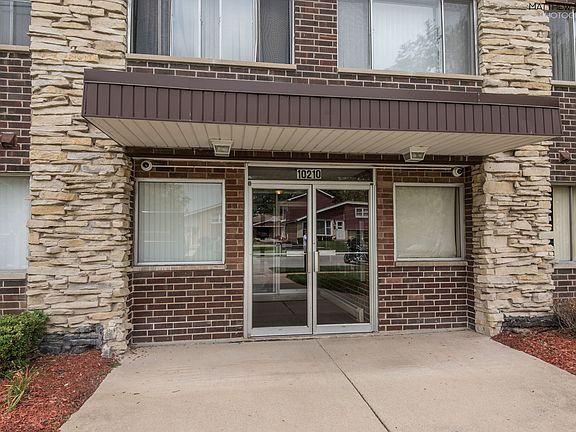 2nd image of 10210 S Washington Ave #302