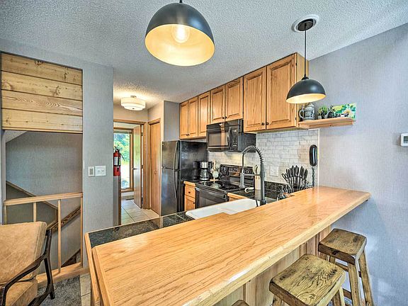 3rd image of 535 Moose Mountain Dr #535