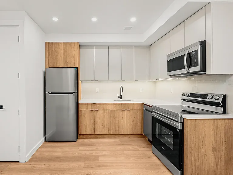 261 Grand Concourse #7707 — Photo 2