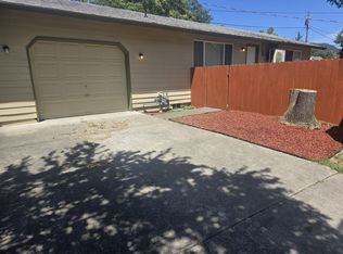 730 SW I St, Grants Pass, OR 97526