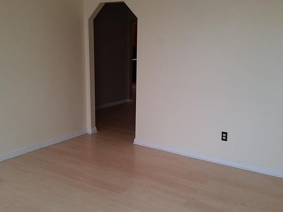 2nd image of 546 Bell Place Dr