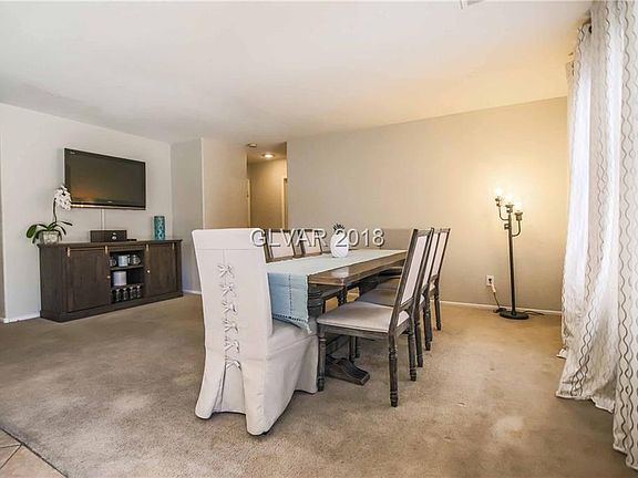 4th image of 10247 Massachusetts Ln
