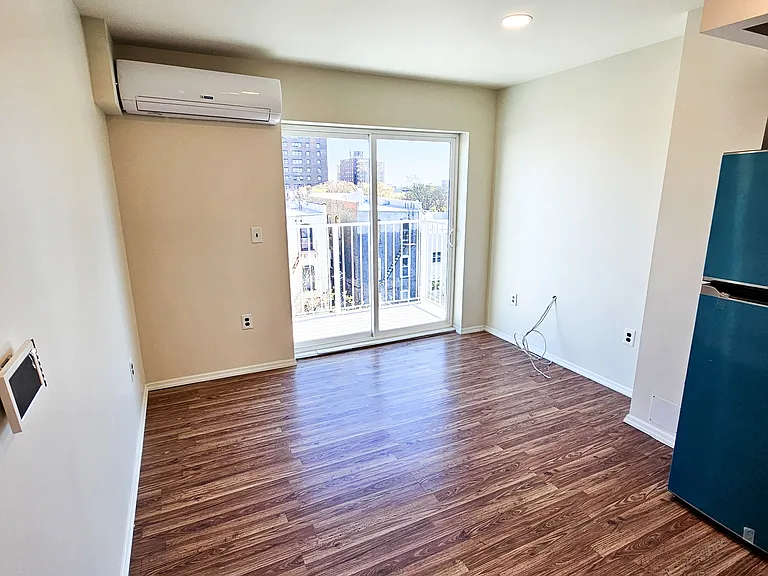 686 Eagle Ave #5A — Photo 7