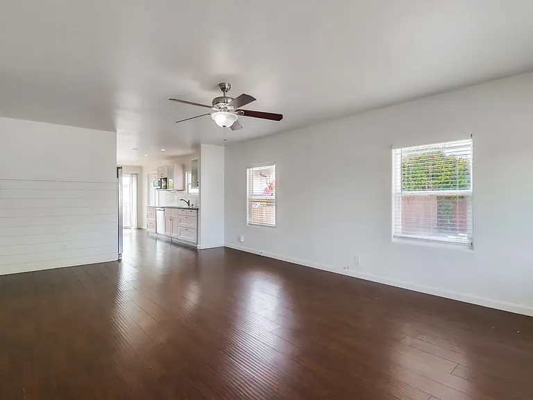 843 Georgia St — Photo 10