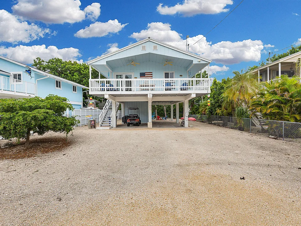 425 Mahogany Ave