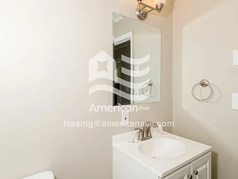 1231723_009_main_bathroom_12831886.jpg