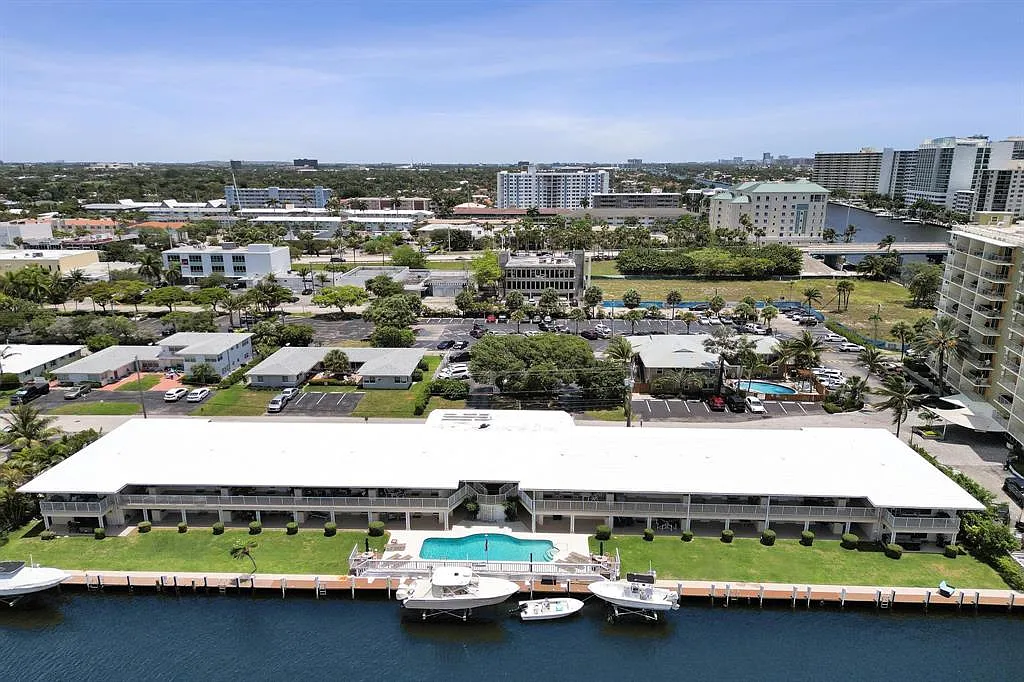 2 bed, 931 sqft, $4,500 — Photo 1