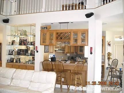 3rd image of 716 Wisteria Ave