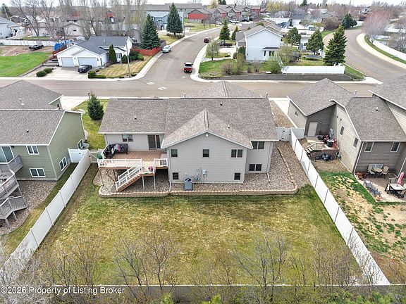 3rd image of 1120 Gum Ave