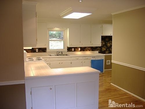 Kitcken from living room