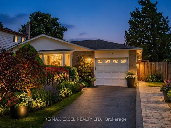9 Glamis Pl, Markham, ON L3T 3G7