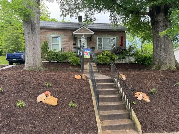 29 Schoolfield Dr, Danville, VA 24541