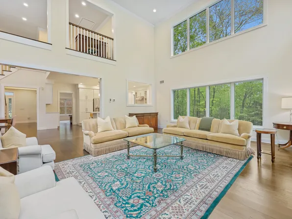 43 Hunting Ridge Road, Greenwich, CT 06831