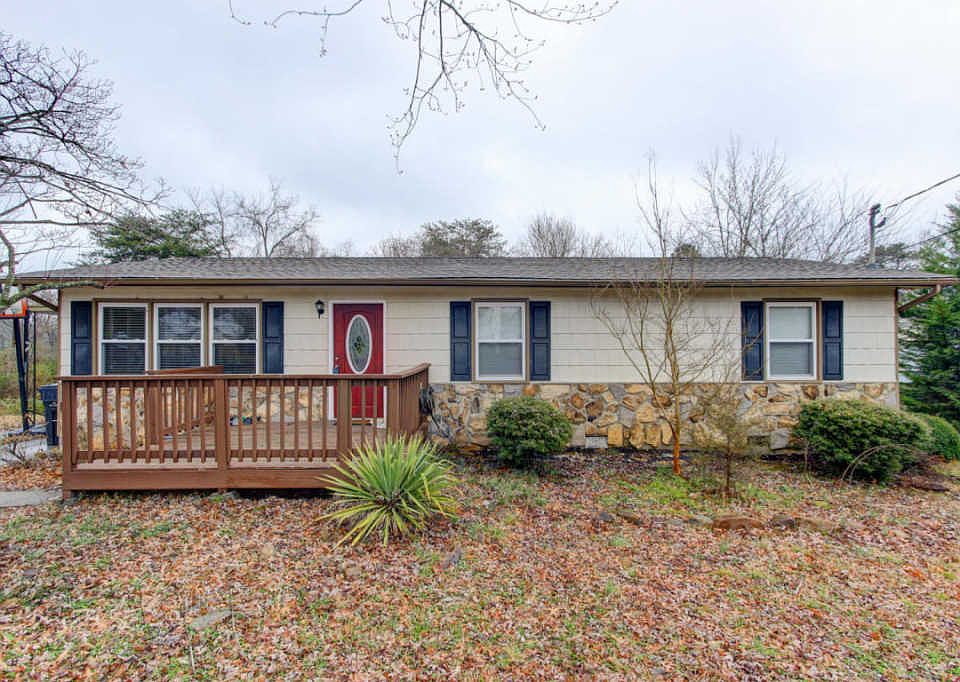 1st image of 2612 Moccasin Ln