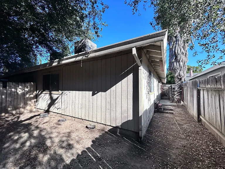 6608-6610 Summer Rain Way — Photo 11