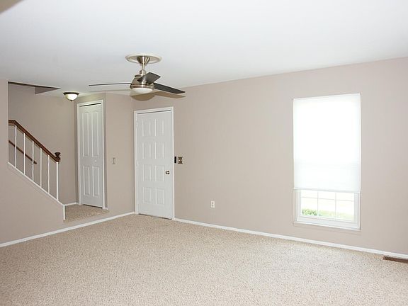5th image of 15733 Newport Dr