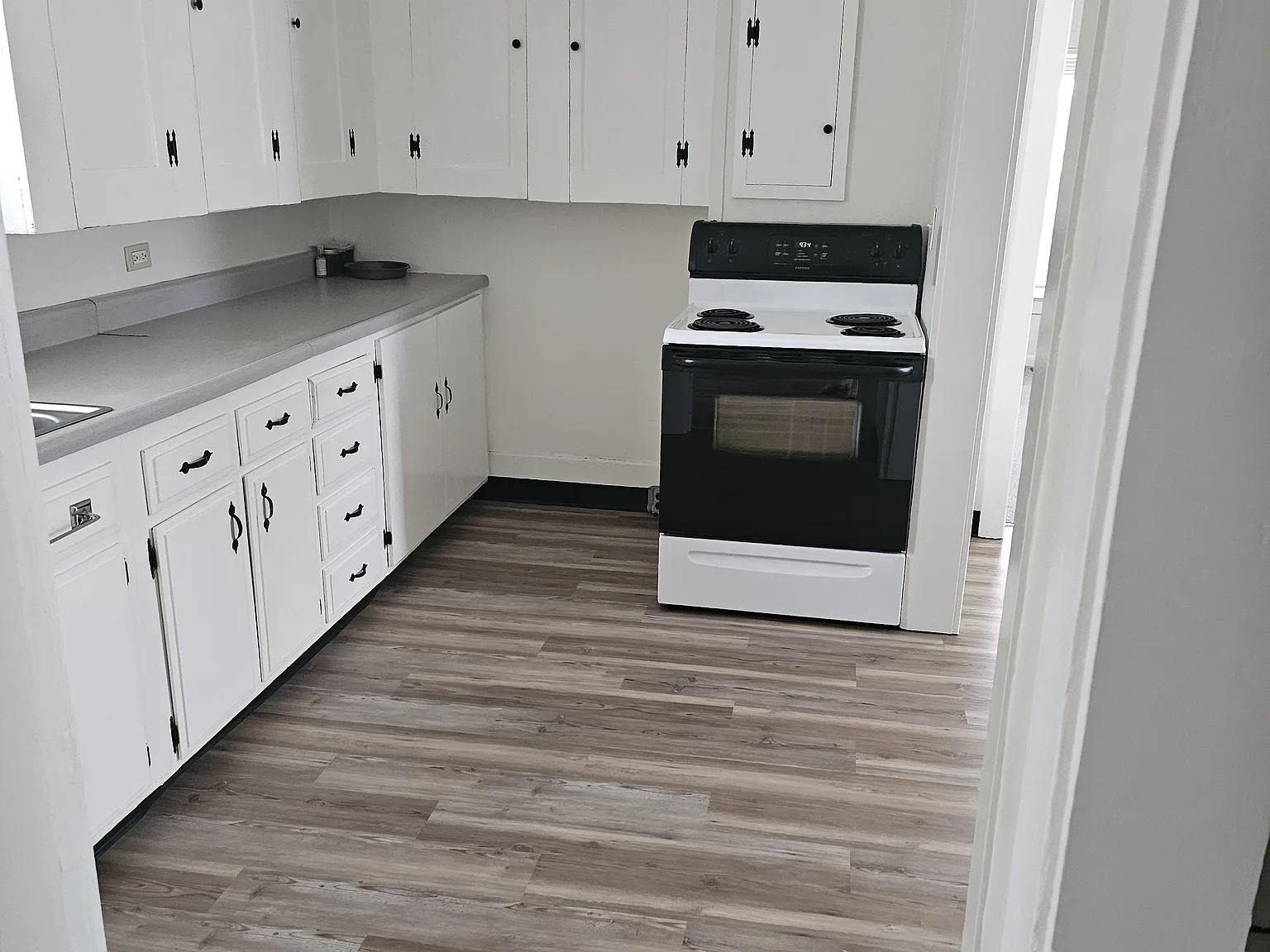3 bed, 1250 sqft, $2,250 — Photo 2