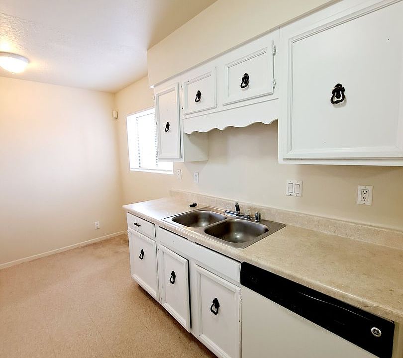 1st image of 12700 Copper Ave NE APT A