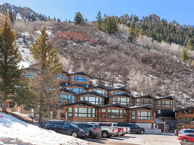 809 S Aspen St #13 — Photo 37