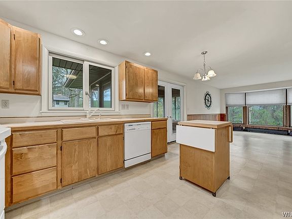 5th image of 4121 Four Rod Rd